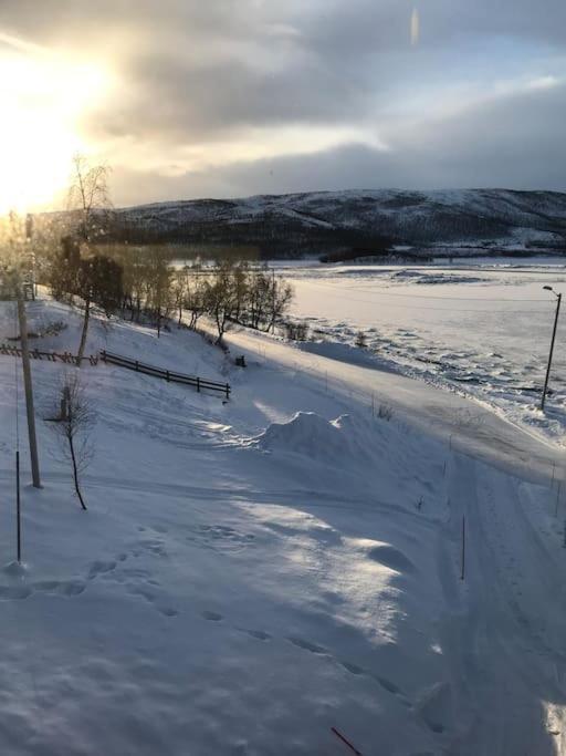 Trivelig Fritidshus Pa Arnes, Senja Straumstad Esterno foto