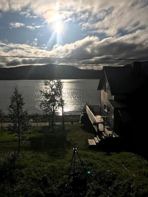 Trivelig Fritidshus Pa Arnes, Senja Straumstad Esterno foto