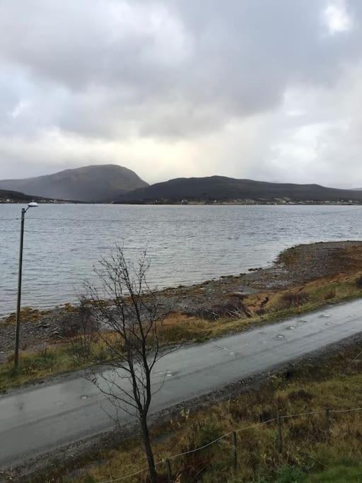 Trivelig Fritidshus Pa Arnes, Senja Straumstad Esterno foto